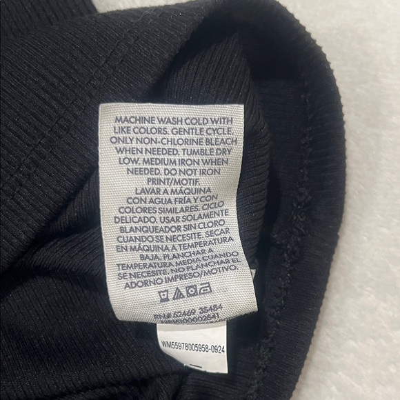 Black Ribbed Tank Top - Picture 4 of 5